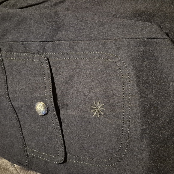 Athleta women's size 2 black leg 1 cargo pocket, 1 zipper pocket pant, EUC - Picture 9 of 10